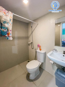 *****ทาวน์เฮ้าส์มือสอง ม.พฤกษาวิวล์77 พุทธมณฑลสาย4 บนเนื้อที่ 18.20 ตร.ว. ฟังก์ชัน 3 ห้องนอน 2 ห้องน้ำ 1 ที่จอดรถ แถมฟรี! เครื่องปรับอากาศ 2 เครื่อง พร้อมด้วยสิ่งอำนวยความสะดวกภายในโครงการ เชื่อมต่อหลากหลายเส้นทางทั้ง ถนนพุทธมณฑล สาย4, ถนนเพชรเกษม, ถนนบรมราชชนนี จองเลย!